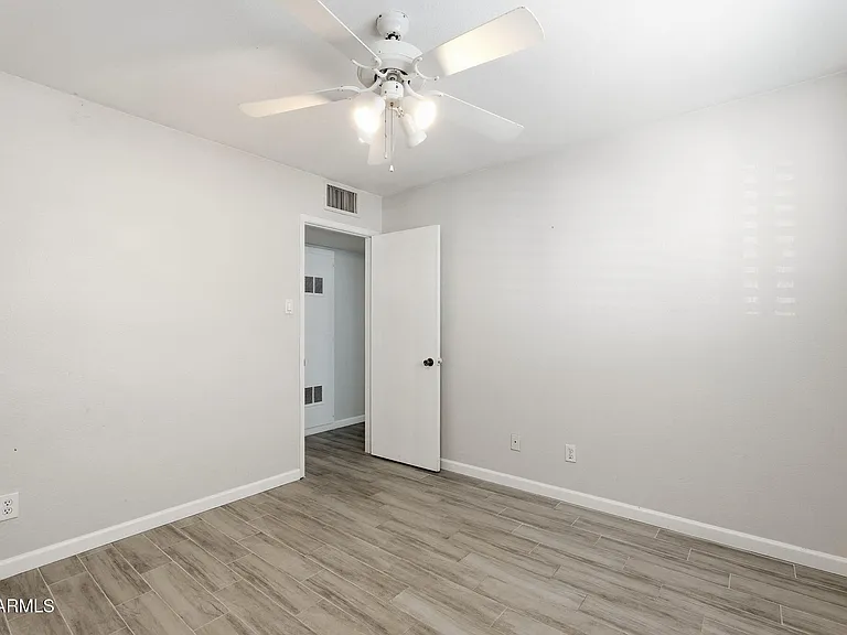 2401 N 66th St — Photo 30
