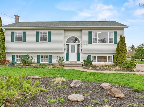 1030 Club Cres, New Minas, NS B4N 4Z5