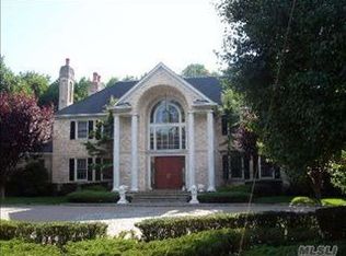 239 Lattingtown Rd, Locust Valley, NY 11560