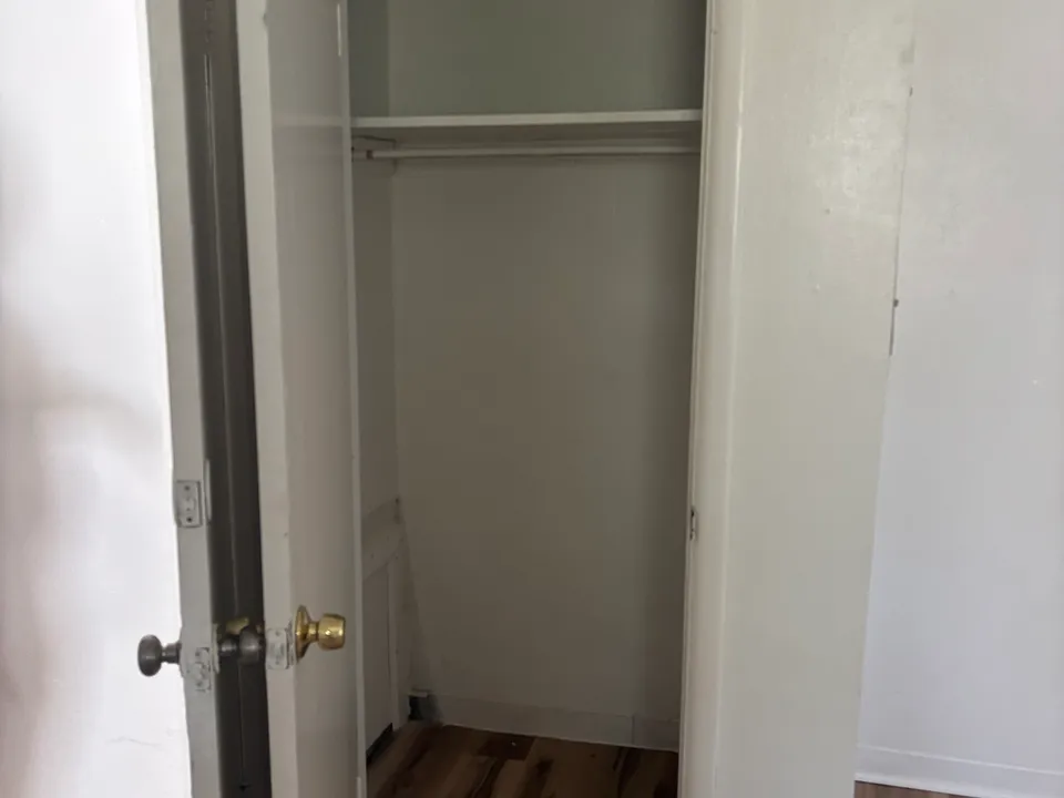 309-311 Leland Ave #309