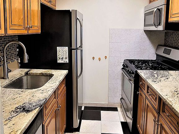 2nd image of 2 Elmwood Park Dr APT 510