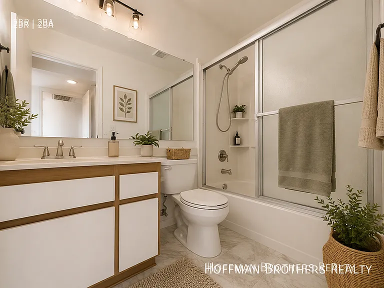 6415 Garvanza Ave #104 — Photo 5