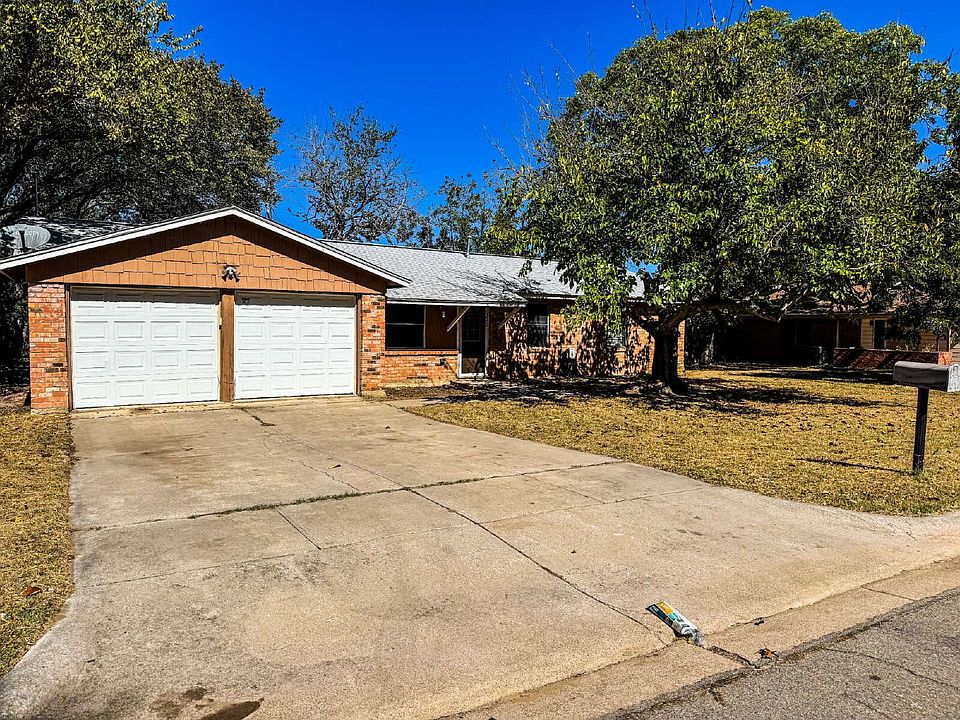 1st image of 302 Bowles Ct