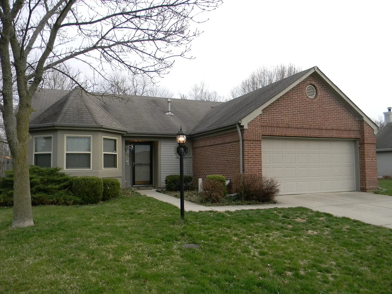 7661 Winding Creek Dr photo 1