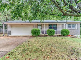 5023 Country Manor Dr, Imperial, MO 63052