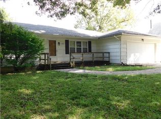 103 S Prospect St, Kearney, MO 64060