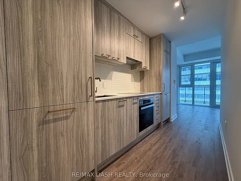 634 Church St #1002 — Photo 13