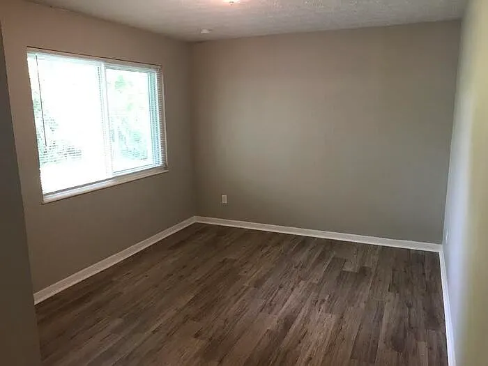 8502 Buckingham Rd — Photo 7