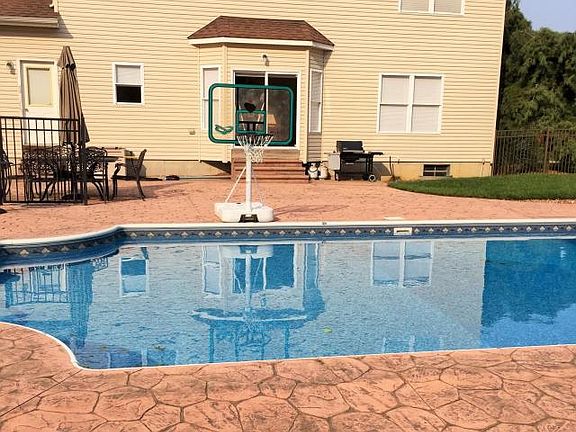 3rd image of 1160 Satinwood Ln