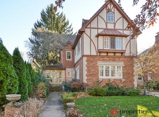 225 Laurel Ave, Wilmette, IL 60091