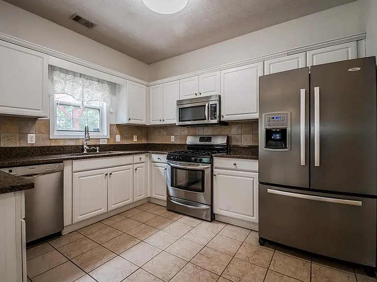 3261 Serenade Ct — Photo 7