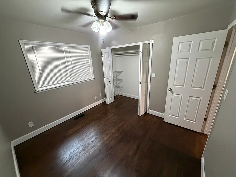 124 W Hartman Ave — Photo 10
