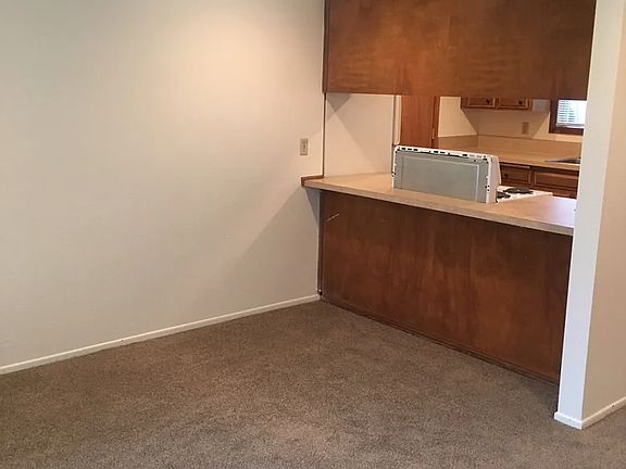 4th image of 4733 Palomino Ct SE