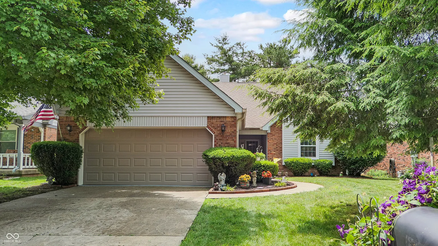 1067 Acadia Ct photo 1