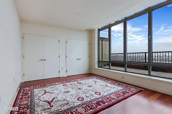 Sold by Citi Habitats | media 32