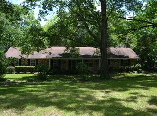 329 Lake View Dr, Vicksburg, MS 39180
