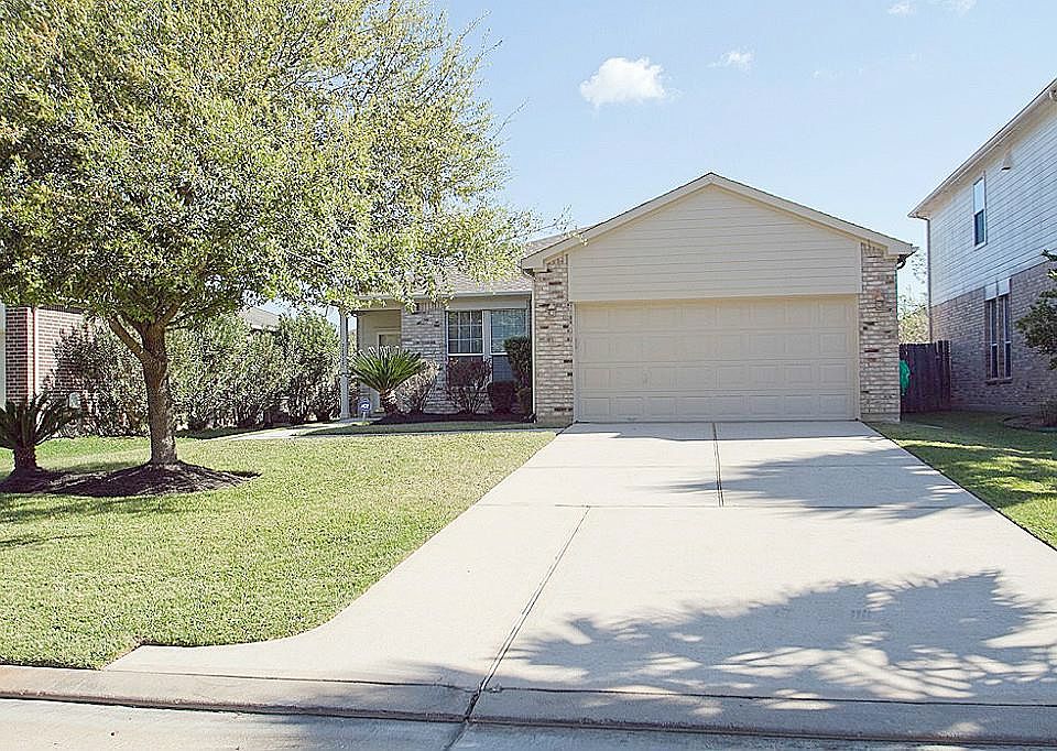 1st image of 22030 Willow Downs Dr