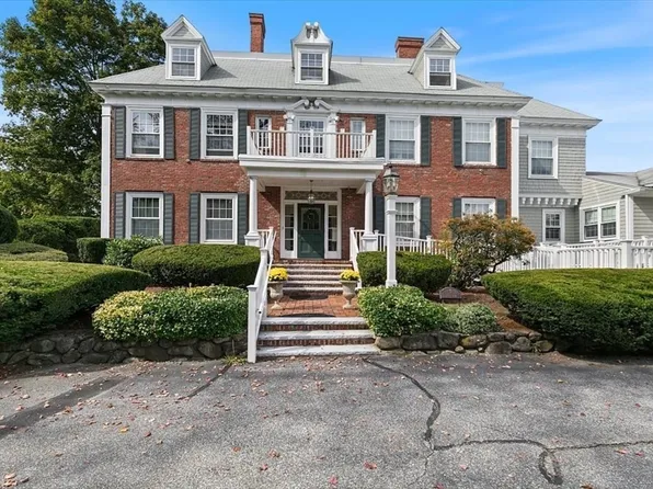 5 Porter Rd Unit 101, Andover, MA 01810