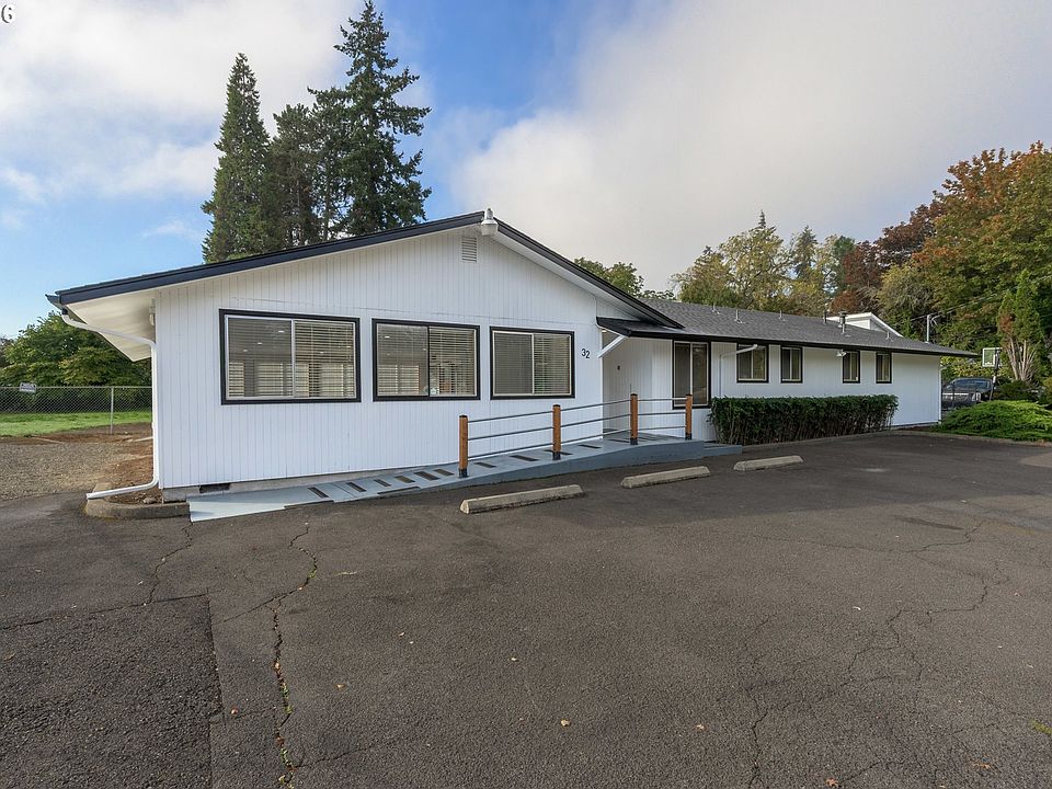 1st image of 32 Marion Ln