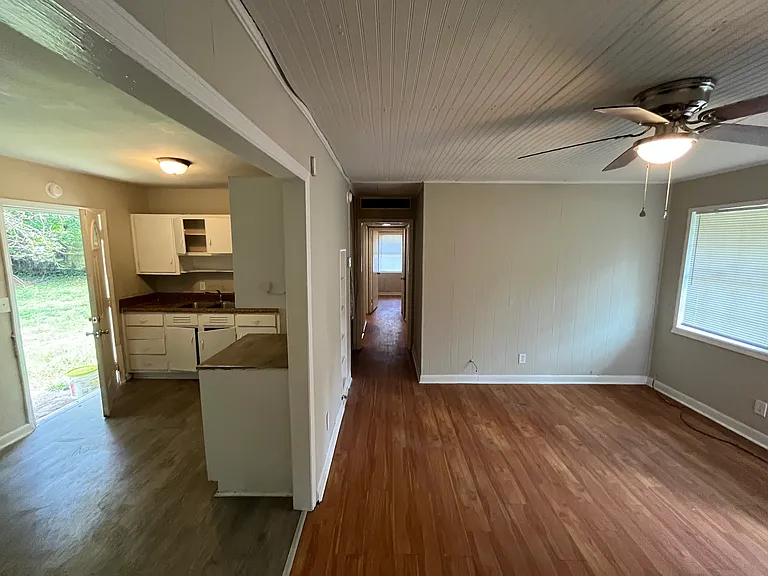 2468 Vivian Dr — Photo 5