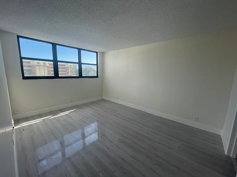 336 Golfview Rd #309 — Photo 10