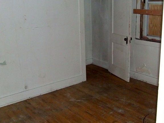 5th image of 4324 Maryland St