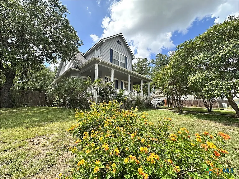 2050 Lisa Ln — Photo 1