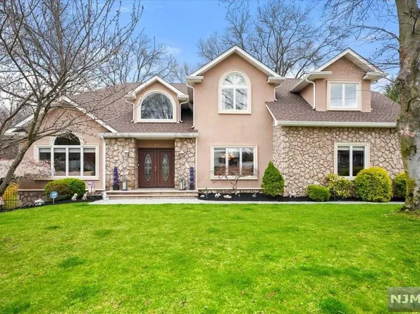50 Windham Rd, Hillsdale, NJ 07642