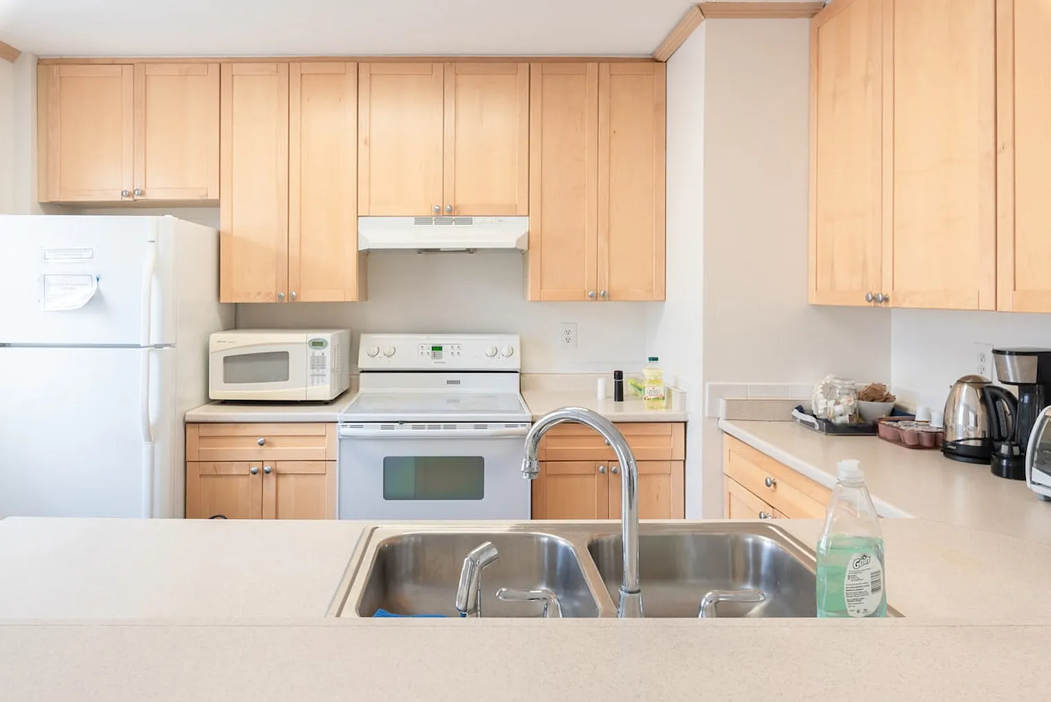 2 bed, 1.0 bath, $6,327 — Photo 2