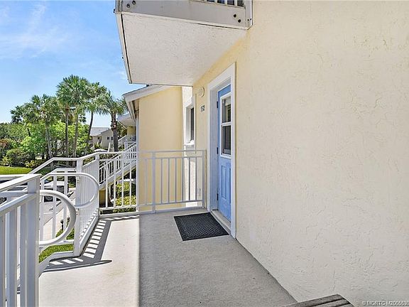 4th image of 5532 NE Gulfstream Way