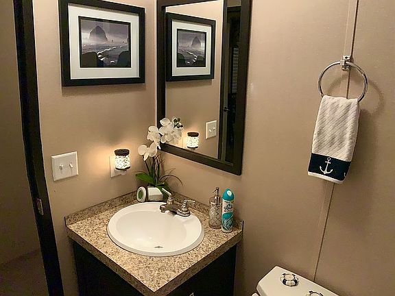 2nd Bathroom