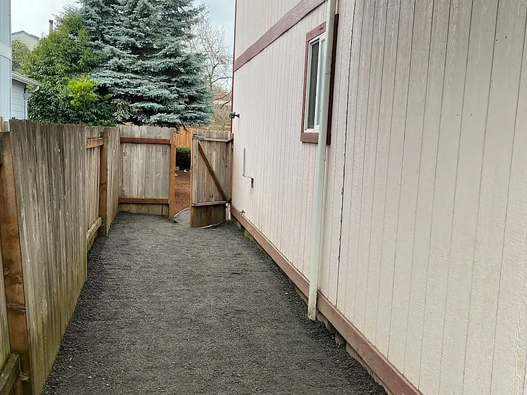 3113 NE Flintlock Pl — Photo 31