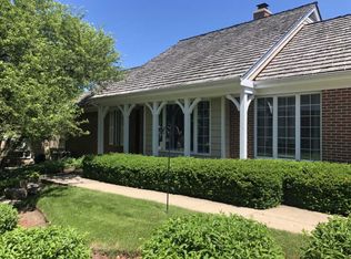 1396 Shire Cir #10, Inverness, IL 60067