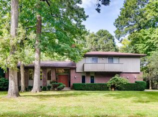 226 E Tall Trees Ln, Palatine, IL