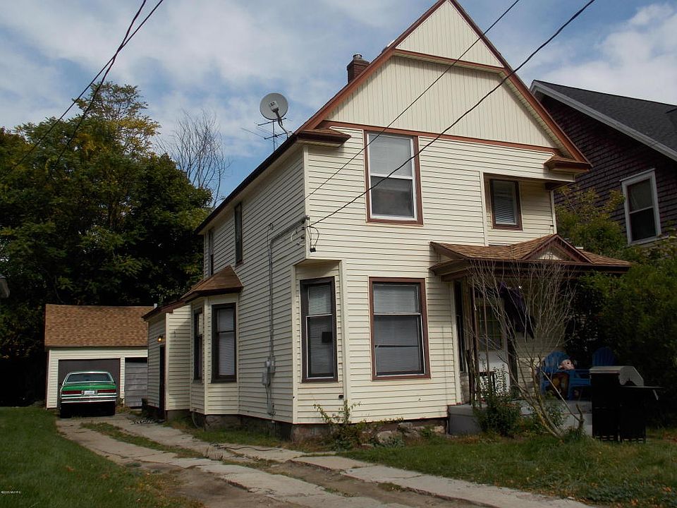 1st image of 915 Dunham St SE