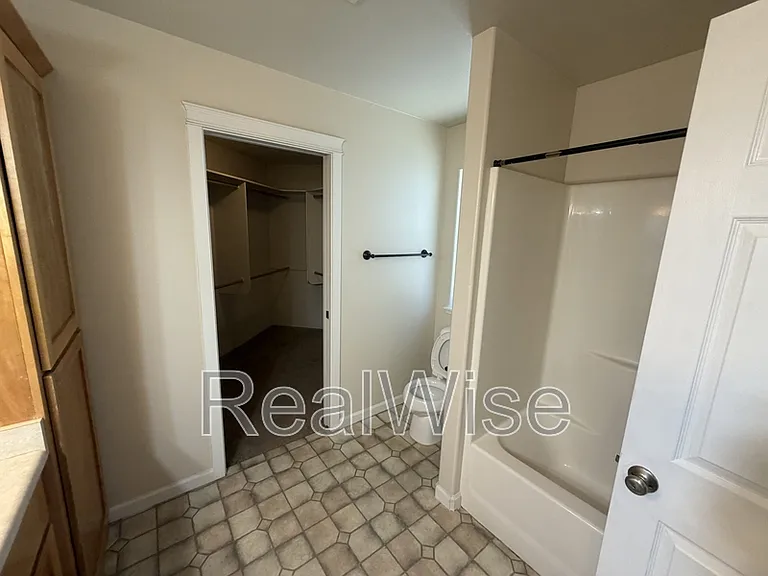1388 Kellenbeck Ave — Photo 7