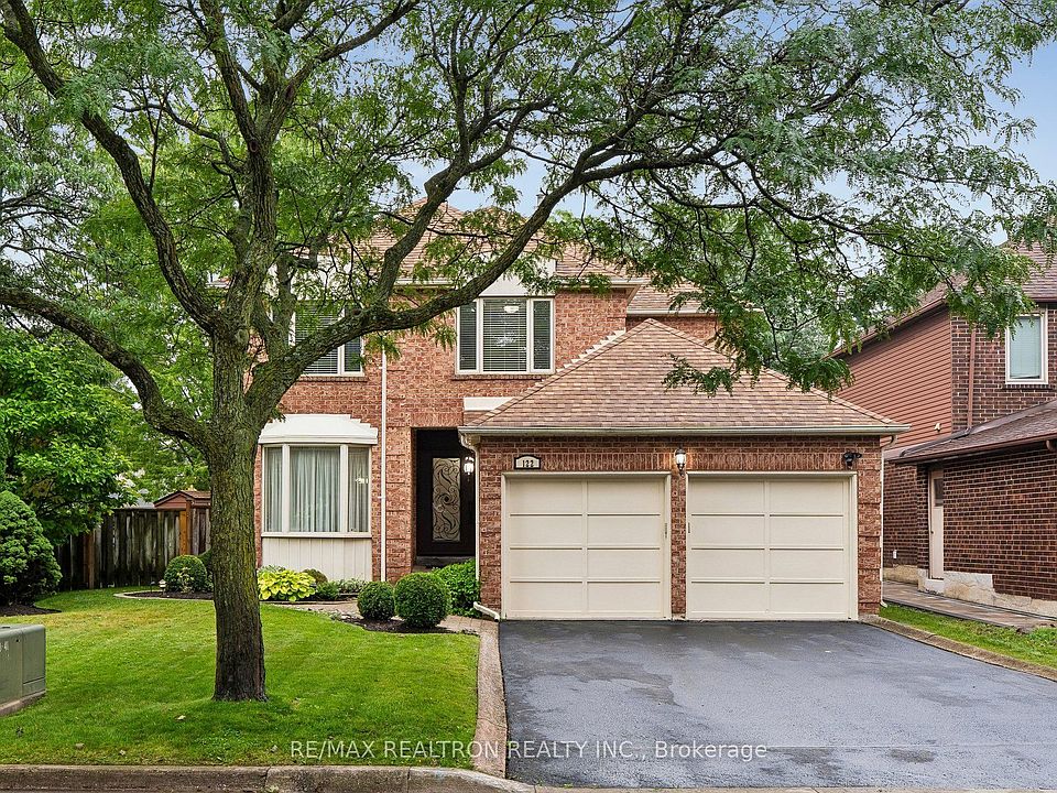 1st image of 122 Colvin Cres