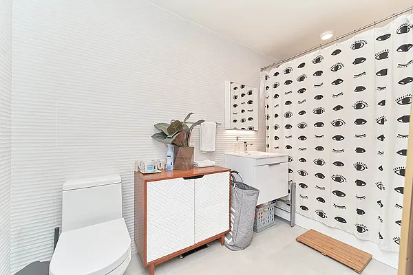 Rented by Brown Harris Stevens | media 24