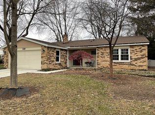 1345 Fir Ct, Naperville, IL
