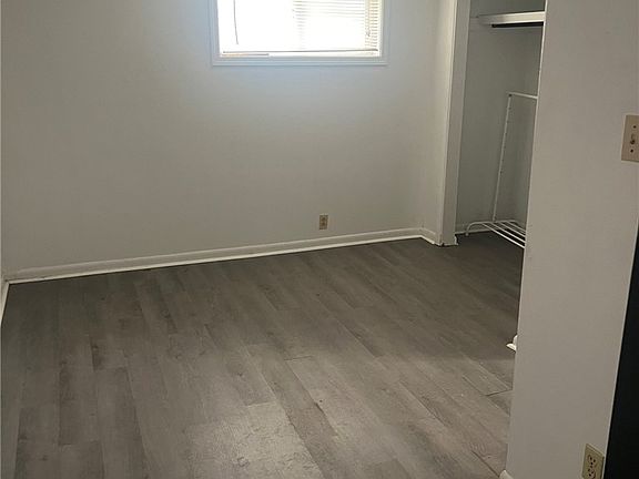 5th image of 260 Cedar St