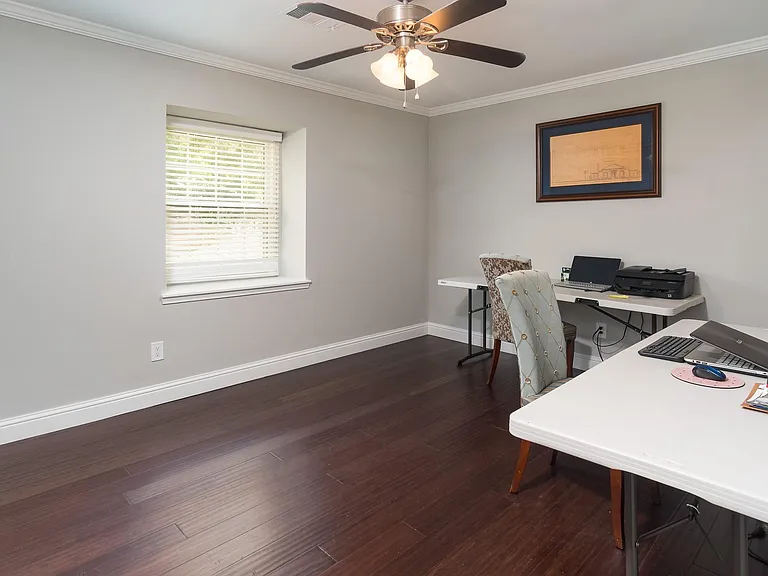 726 Thistlewood Dr — Photo 15