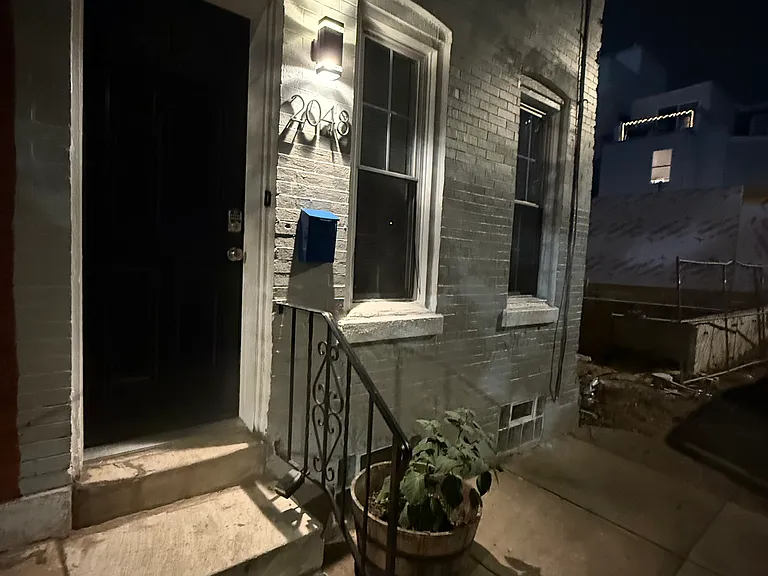 2048 N Darien St — Photo 7