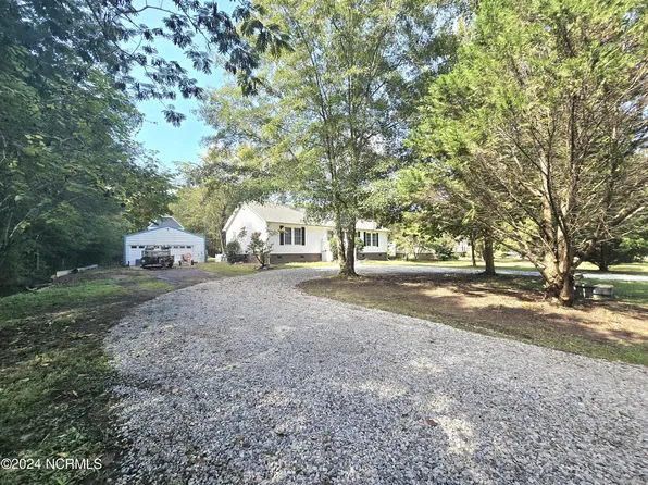 402 NW Backwoods Road, Moyock, NC 27958