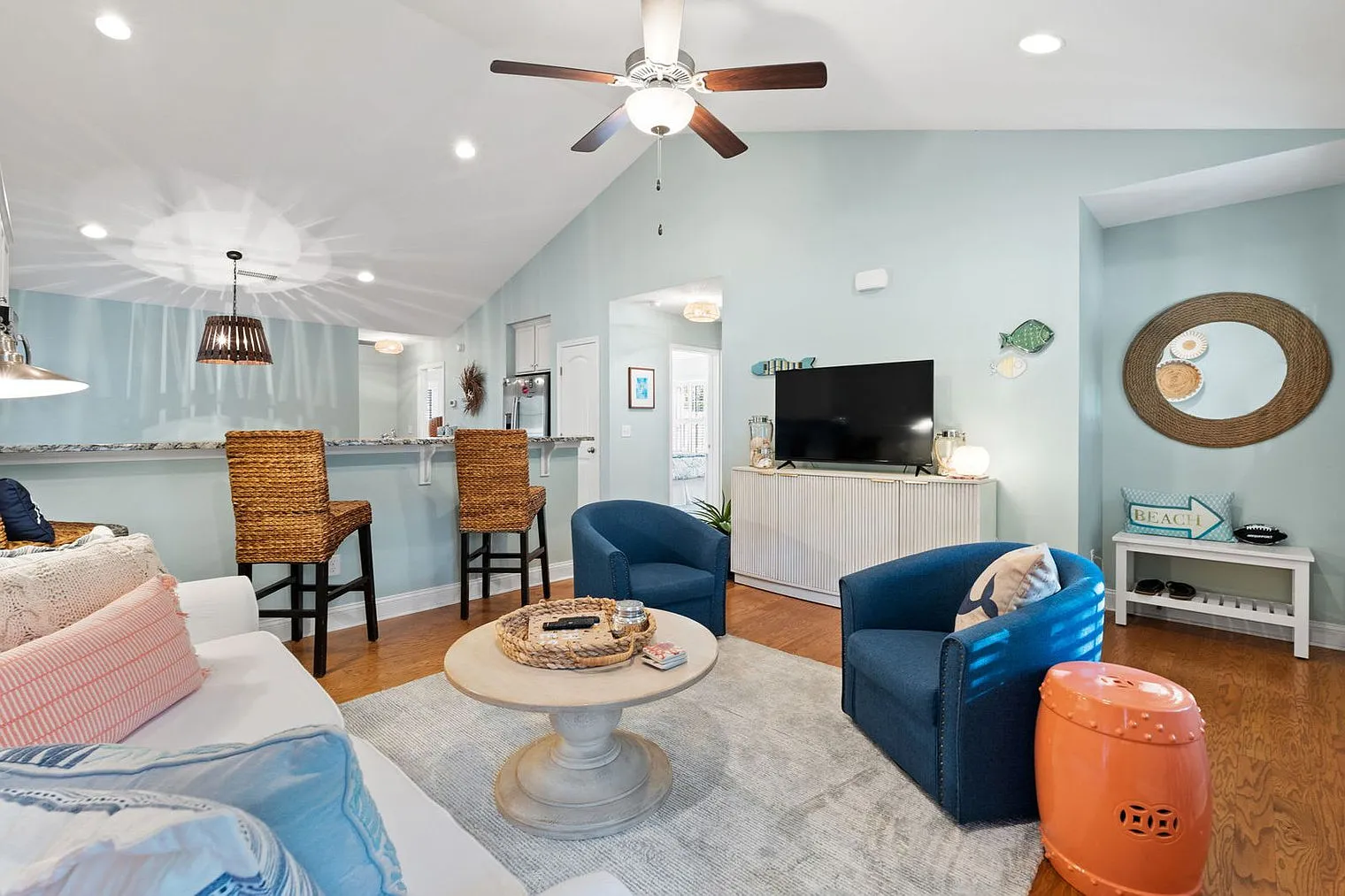 3 bed, 2.0 bath, $3,465 — Photo 1