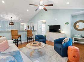 312 NE 46th St, Oak Island, NC