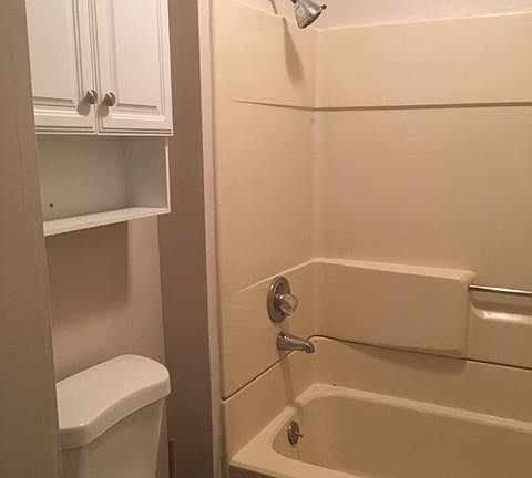 Front Bath 9' x5'5"
