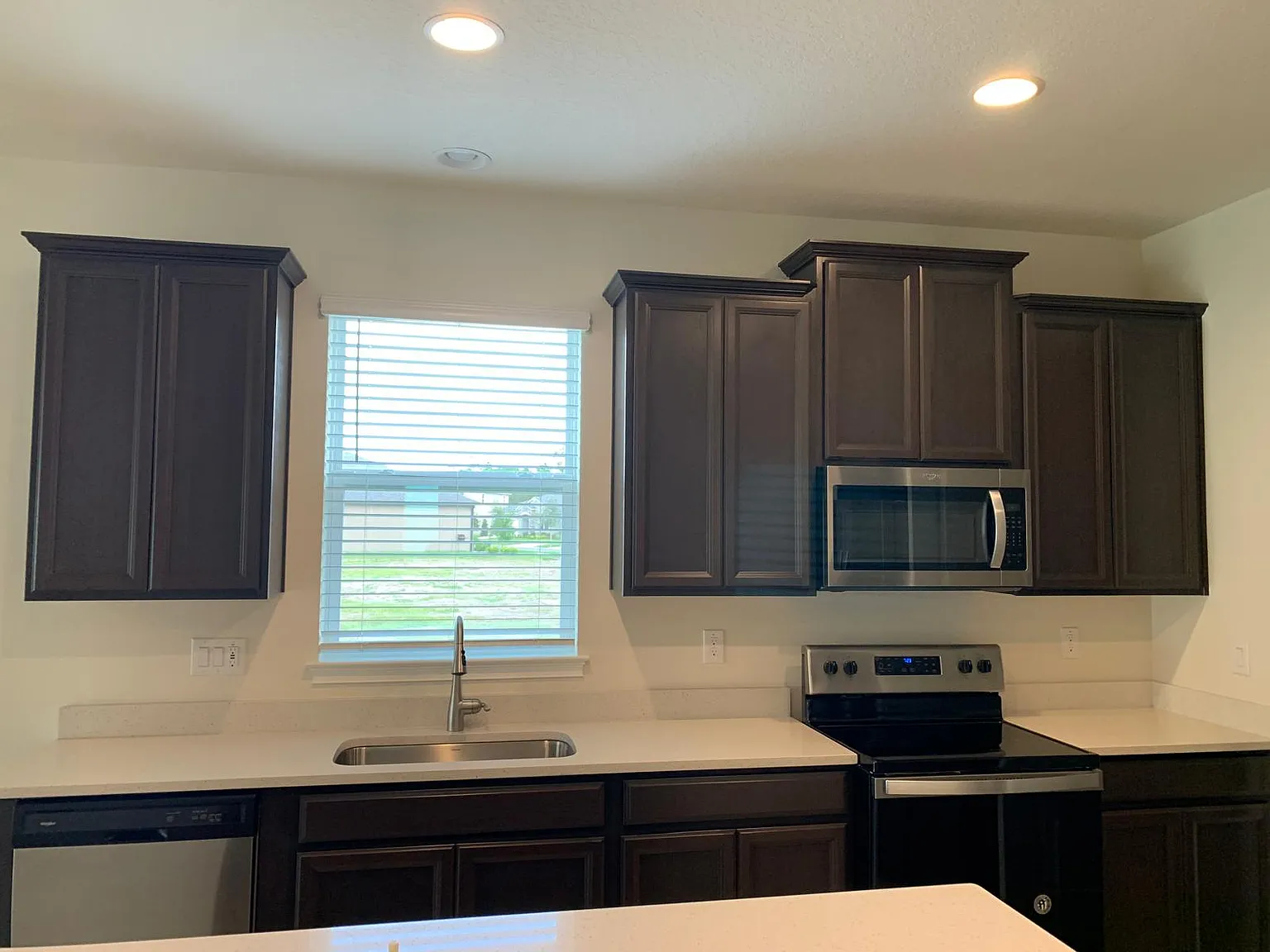 3 bed, 2032 sqft, $2,600 — Photo 3