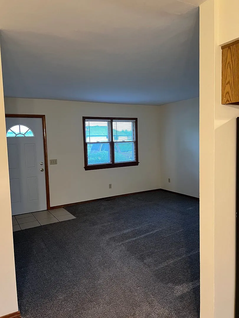 3 bedroom, 2 bath, 1 car garage in Willard — Photo 2