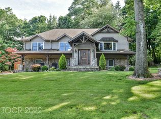 26 Brookwood Dr, Mahwah, NJ 07430