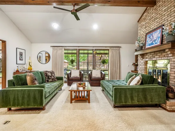 1402 NW K St, Bentonville, AR 72712